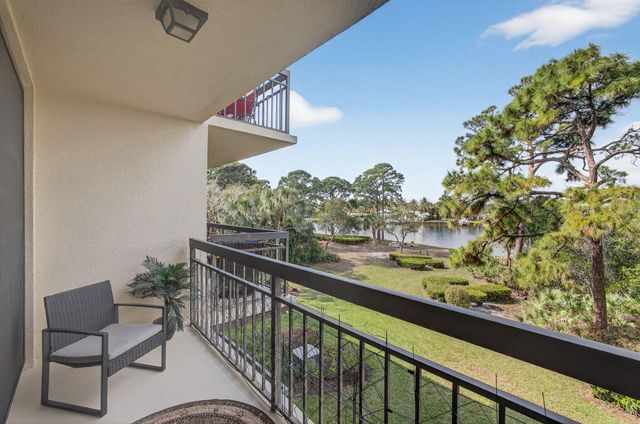 1901 MARINA ISLE Way 304, Jupiter, FL 33477