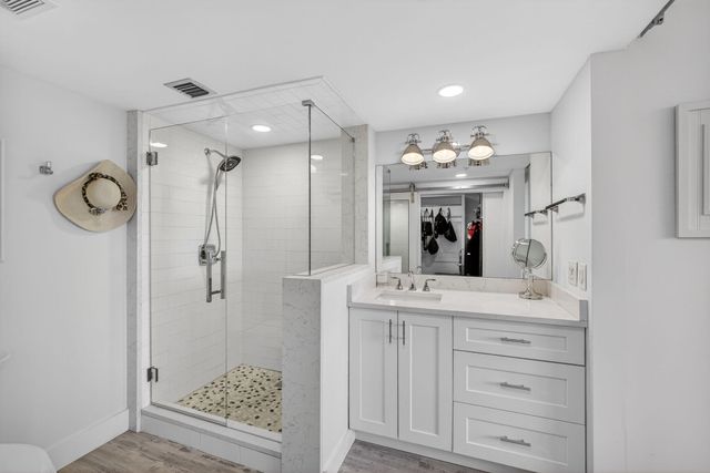 1901 MARINA ISLE Way 304, Jupiter, FL 33477