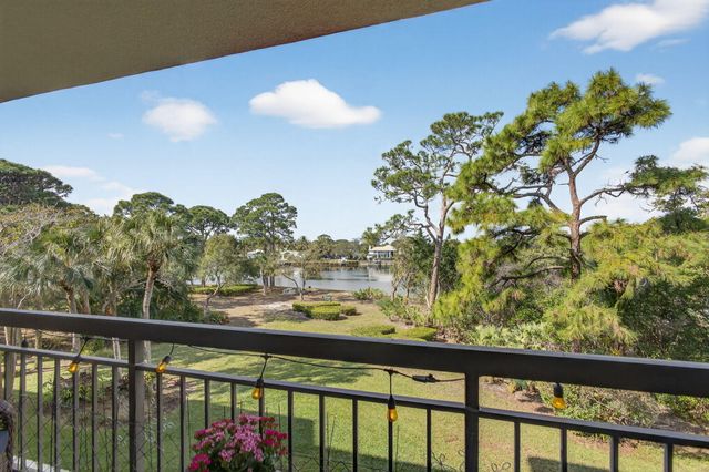 1901 MARINA ISLE Way 304, Jupiter, FL 33477