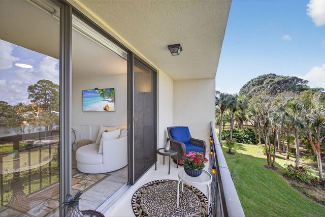 1901 MARINA ISLE Way 304, Jupiter, FL 33477