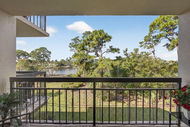 1901 MARINA ISLE Way 304, Jupiter, FL 33477