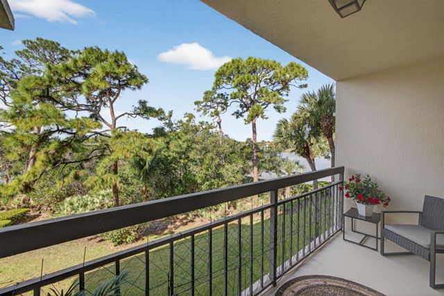 1901 MARINA ISLE Way 304, Jupiter, FL 33477