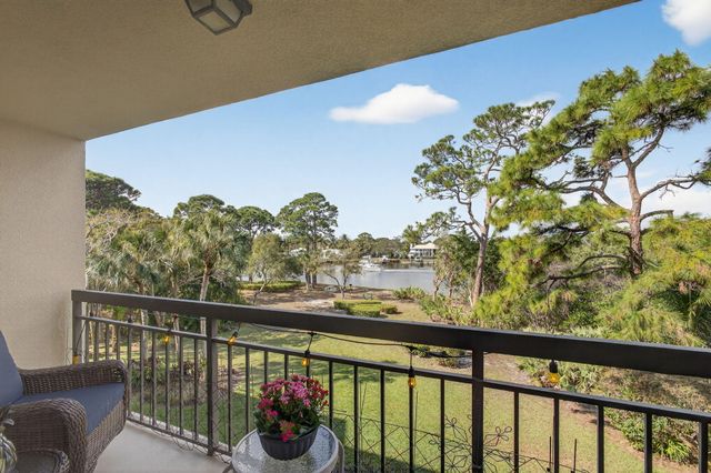 1901 MARINA ISLE Way 304, Jupiter, FL 33477