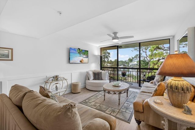 1901 MARINA ISLE Way 304, Jupiter, FL 33477