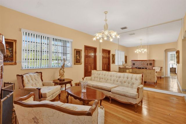 1633 SW 30th Ave, Miami, FL 33145