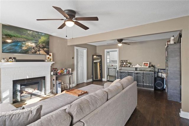 2804 NE Parvin Road, Kansas City, MO 64117