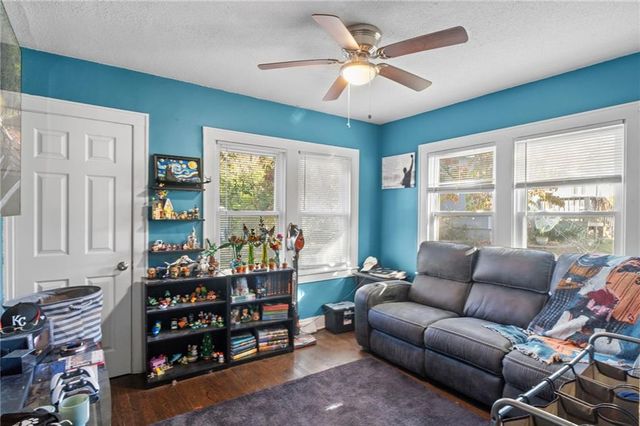 2804 NE Parvin Road, Kansas City, MO 64117