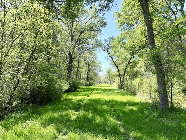 6239 Fm 879, Ennis, TX 75119