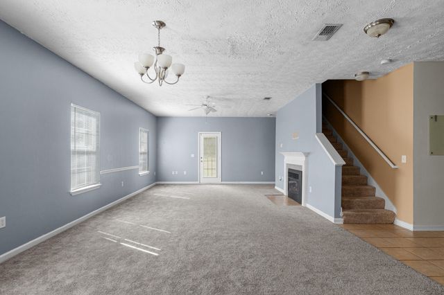 2496 S Lakeview Drive, Crestview, FL 32536