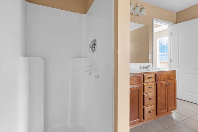 2496 S Lakeview Drive, Crestview, FL 32536