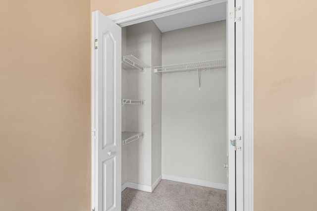 2496 S Lakeview Drive, Crestview, FL 32536