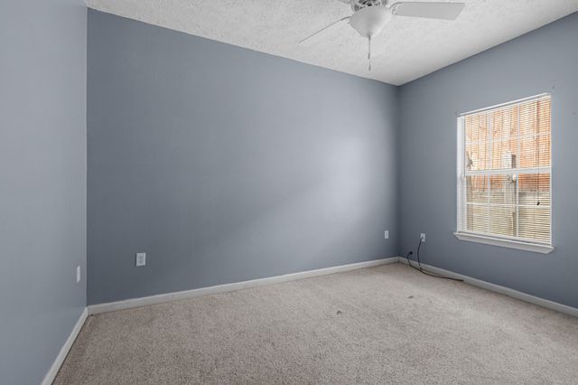 2496 S Lakeview Drive, Crestview, FL 32536