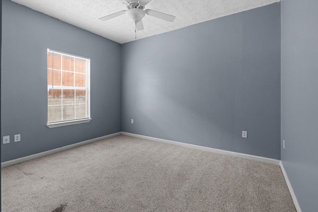 2496 S Lakeview Drive, Crestview, FL 32536