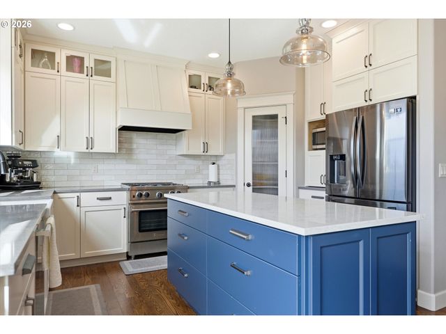 619 N EAGLE St, Newberg, OR 97132