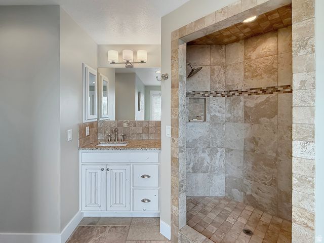 1113 W FAWN DR, Pleasant View, UT 84414