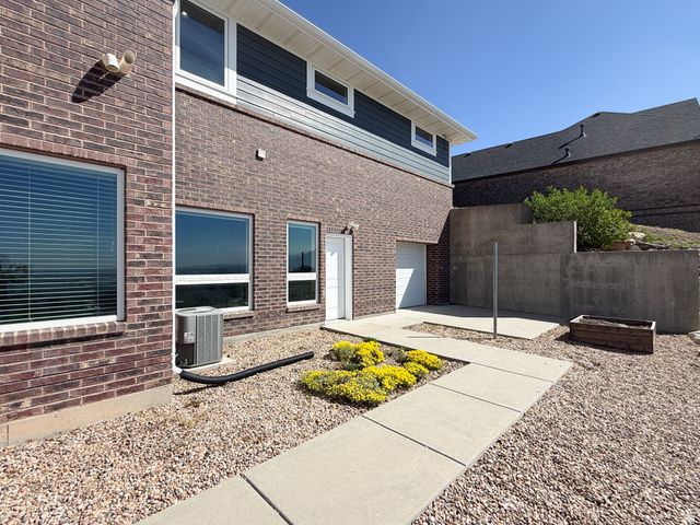 1113 W FAWN DR, Pleasant View, UT 84414