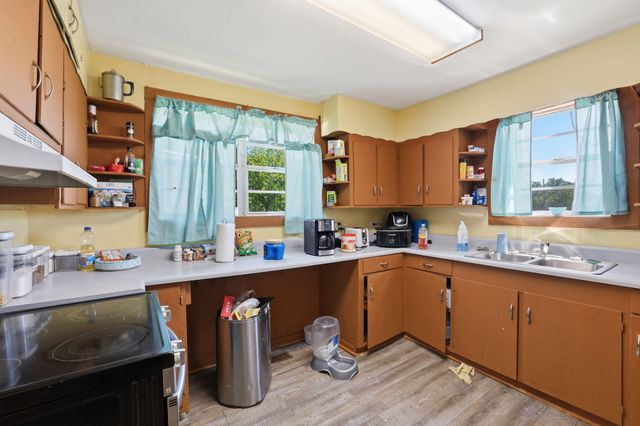 220 E Georgia Avenue, Whitwell, TN 37397