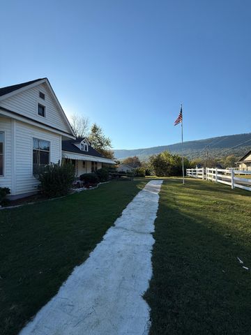 220 E Georgia Avenue, Whitwell, TN 37397