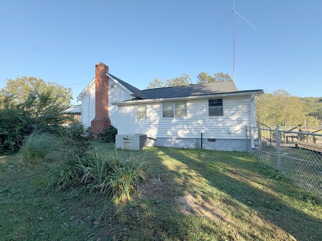 220 E Georgia Avenue, Whitwell, TN 37397