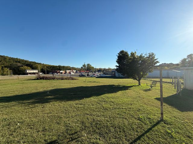 220 E Georgia Avenue, Whitwell, TN 37397