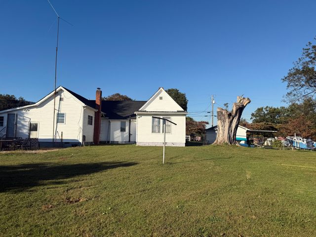 220 E Georgia Avenue, Whitwell, TN 37397