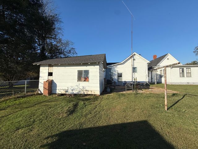 220 E Georgia Avenue, Whitwell, TN 37397