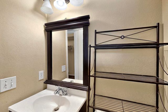 1523 Allen Drive, Cedar Hill, TX 75104