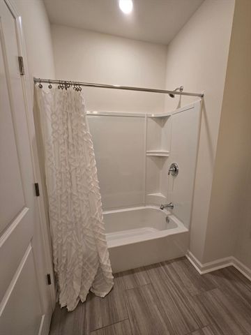 2 Winslow Lane 410, Grafton, MA 01536