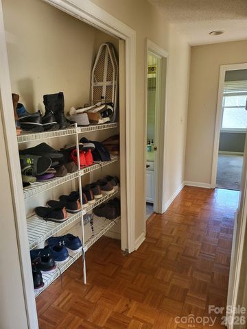 1022 Balsam Terrace, Charlotte, NC 28214