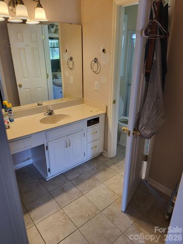 1022 Balsam Terrace, Charlotte, NC 28214