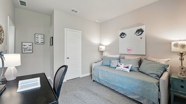 557 PENDLETON Avenue, Keene, TX 76059