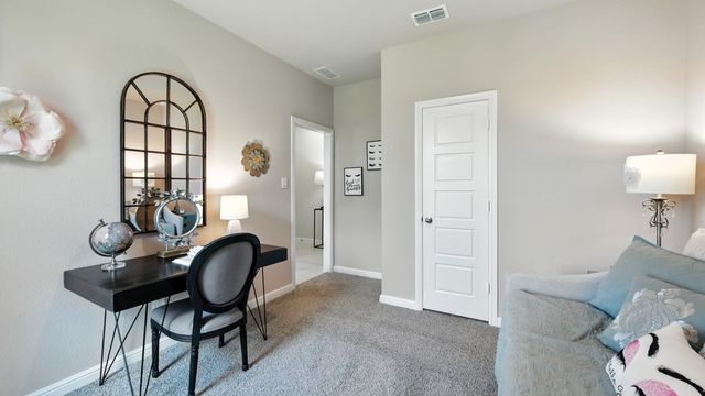 557 PENDLETON Avenue, Keene, TX 76059