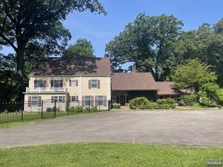66 Thunderhead Place, Mahwah, NJ 07430