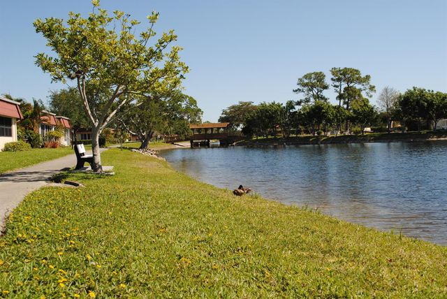 815 Salem Lane, Lake Worth, FL 33467