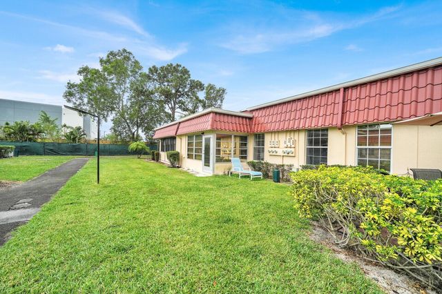 815 Salem Lane, Lake Worth, FL 33467