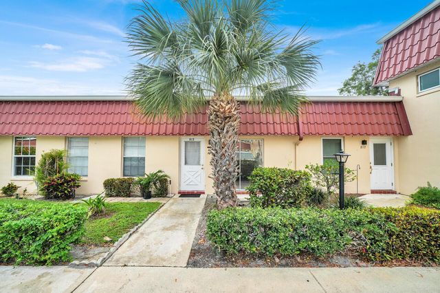 815 Salem Lane, Lake Worth, FL 33467