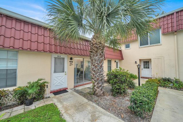 815 Salem Lane, Lake Worth, FL 33467