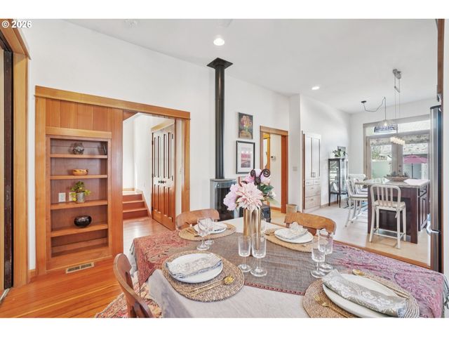 31 S GIBBS St, Portland, OR 97239