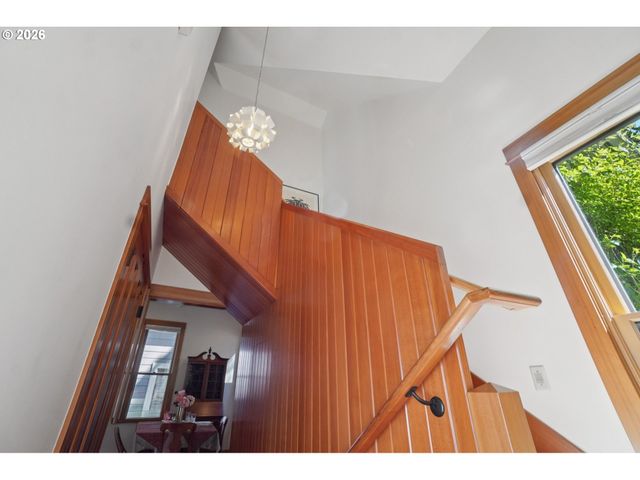 31 S GIBBS St, Portland, OR 97239