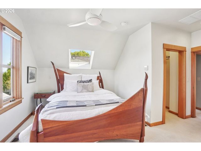 31 S GIBBS St, Portland, OR 97239