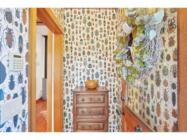 31 S GIBBS St, Portland, OR 97239