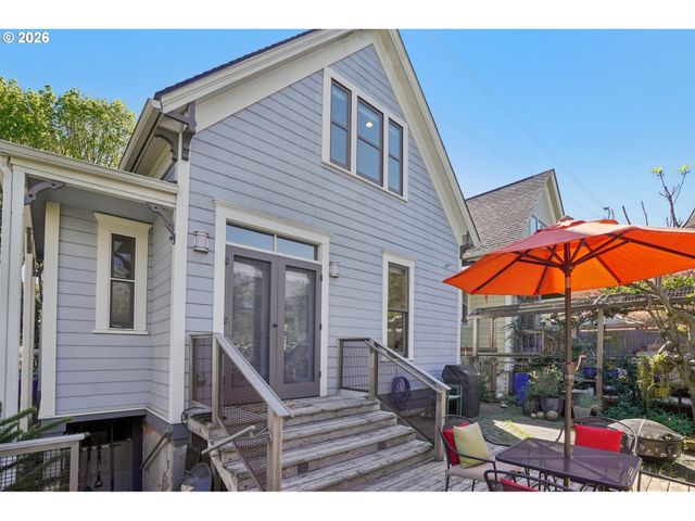 31 S GIBBS St, Portland, OR 97239