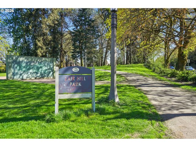 31 S GIBBS St, Portland, OR 97239