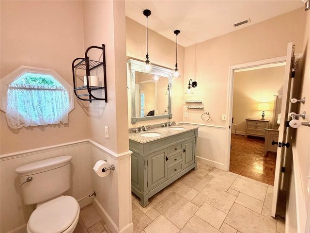 4317 NW 10TH PLACE, Gainesville, FL 32605