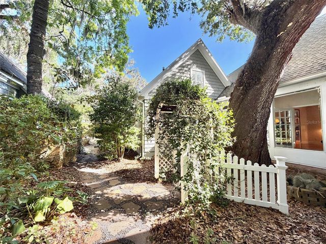 4317 NW 10TH PLACE, Gainesville, FL 32605