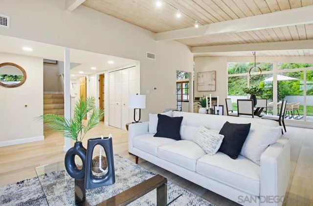 5145 San Aquario Dr, San Diego, CA 92109