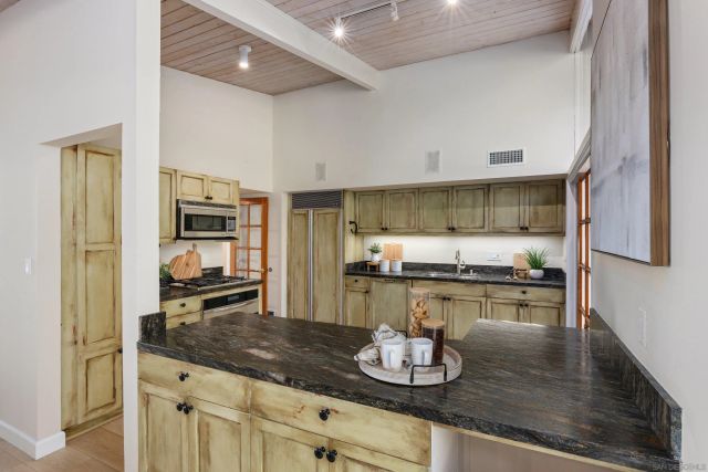 5145 San Aquario Dr, San Diego, CA 92109
