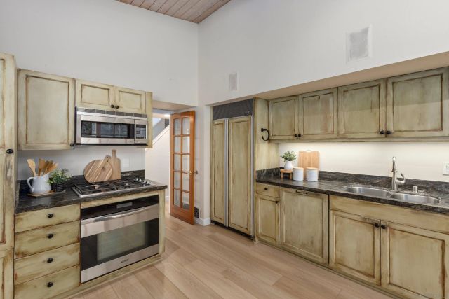 5145 San Aquario Dr, San Diego, CA 92109