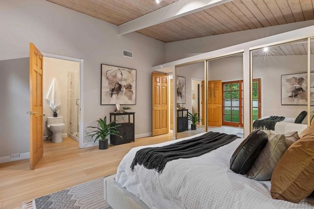 5145 San Aquario Dr, San Diego, CA 92109