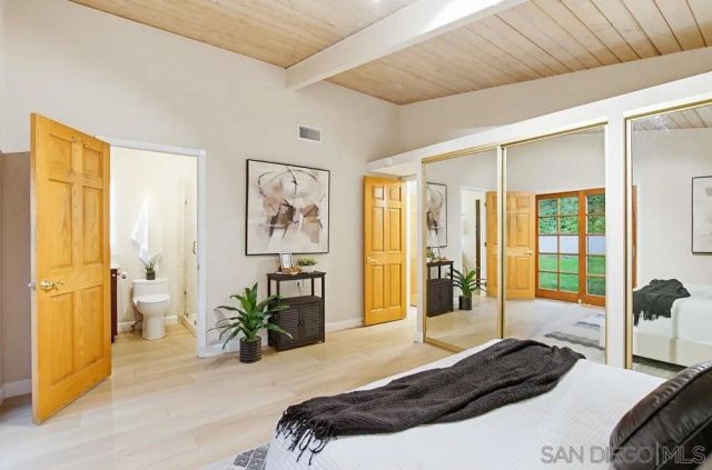 5145 San Aquario Dr, San Diego, CA 92109